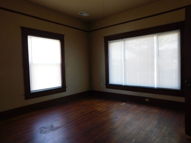 Photo - Cute 2 Bedroom 1 Bathroom House