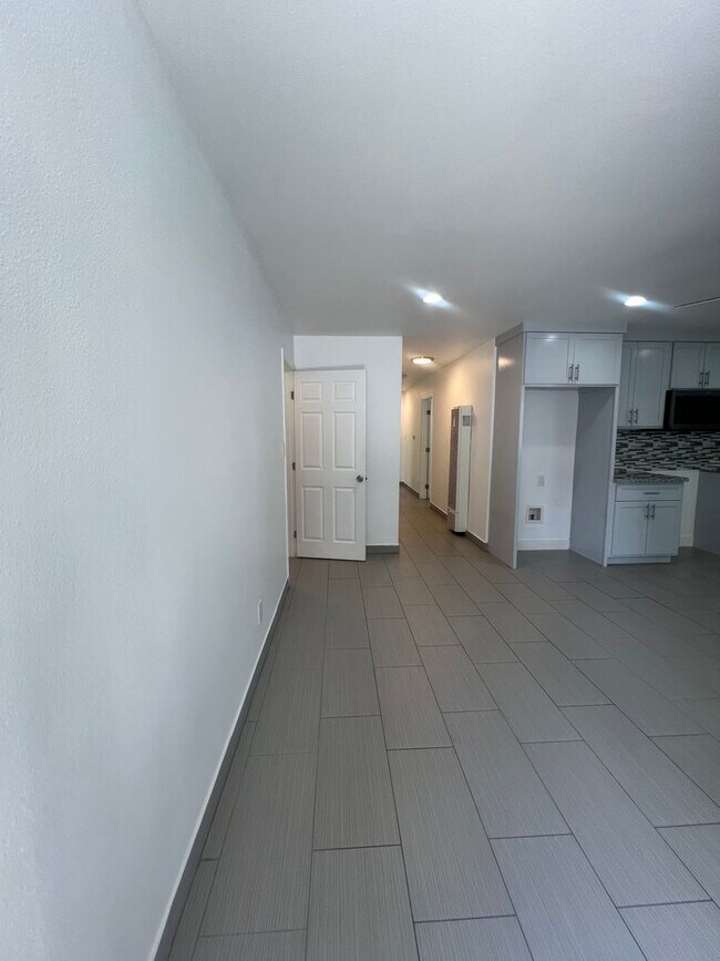 8677 Dearborn Ave Unit 8677 Dearborn APT A
