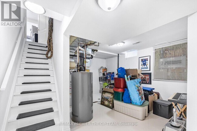 Photo - 223 Landsbridge St