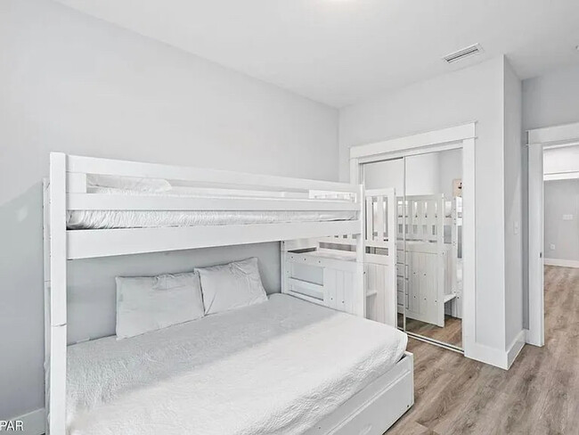 Photo - 2226 Joan Ave