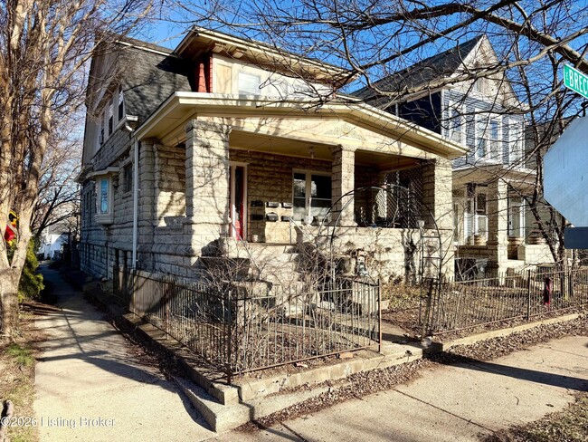 Building Photo - 1401 E Breckinridge St Unit 4