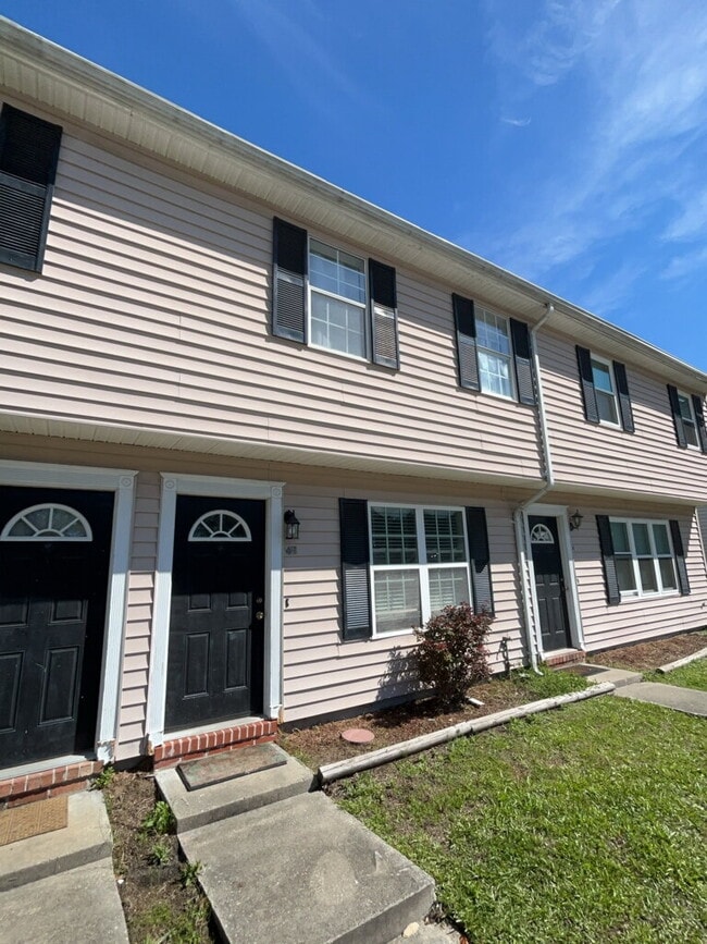 Building Photo - Townhome for Rent