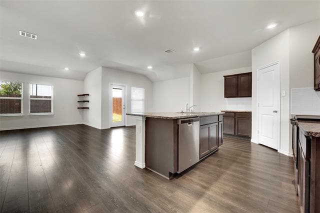 Photo - 2118 Brisbon St