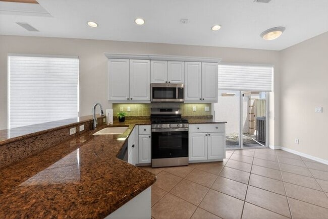 Photo - 118 Padova Way