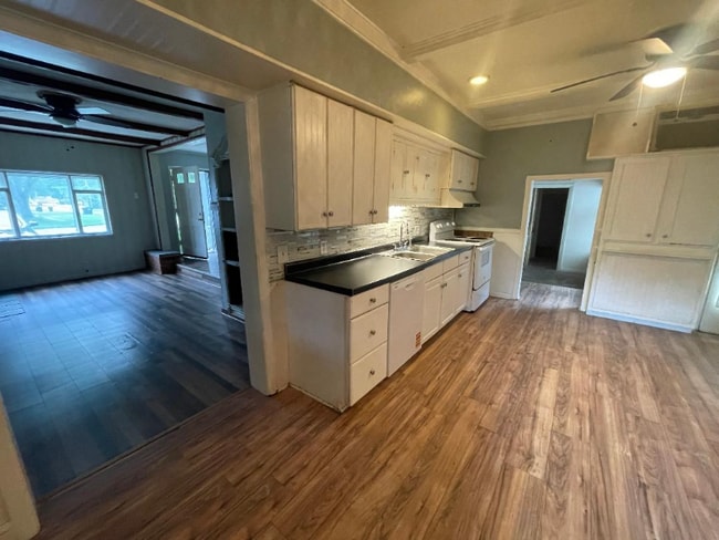 Photo - 5035 Wissman Rd