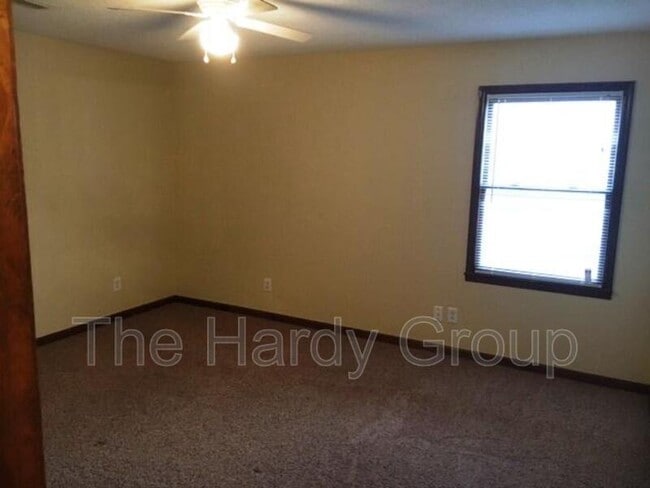 Photo - 308 4th Ave NW