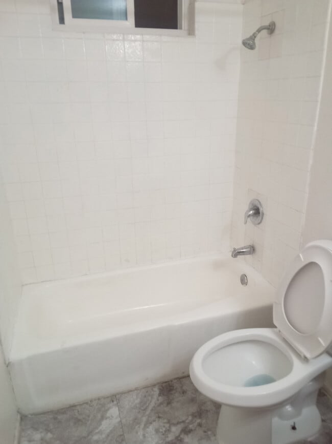 Photo - 11941 Lee Ave Unidad 7