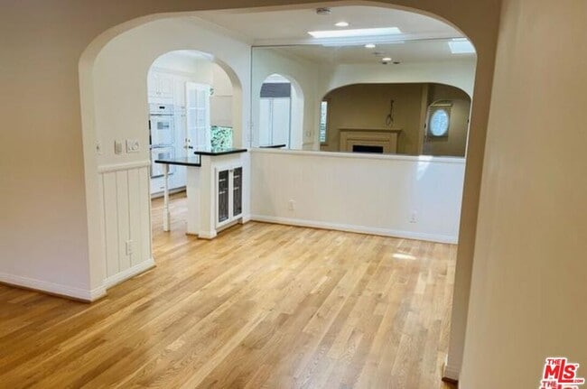 Photo - 11445 Burnham St