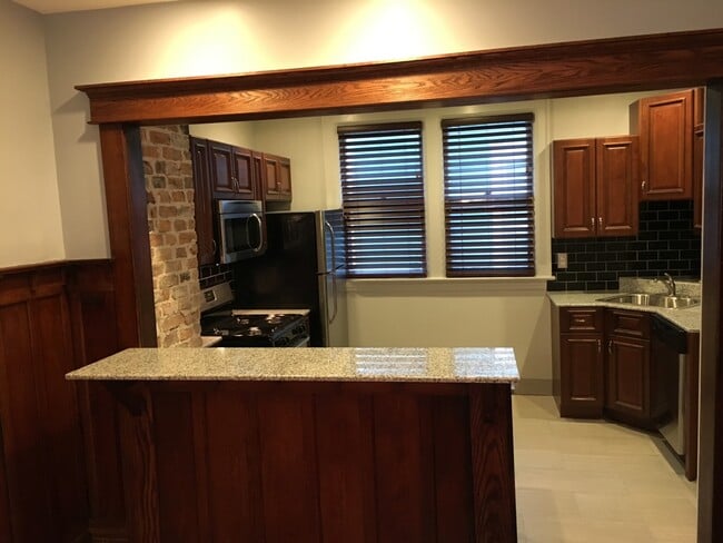 Photo - 76 Cottage St Unidad Lower Apartment