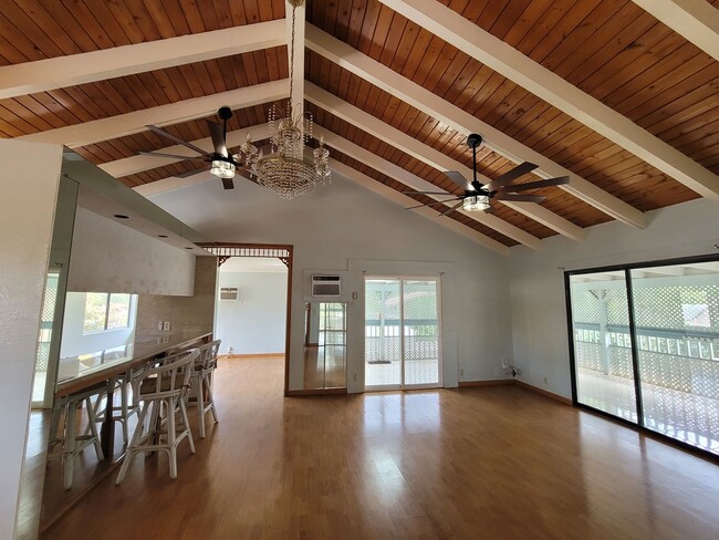 Building Photo - 86 Waipahe St Unit Main House