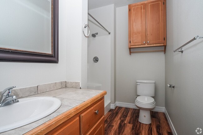 Photo - 321 Fieldstone Ln
