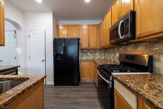 Photo - 305 Jamerson Ct