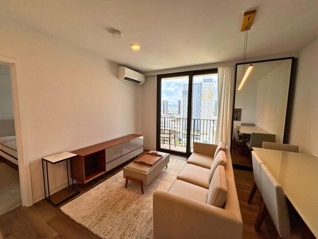 Photo - 987 Queen St Unit 2405