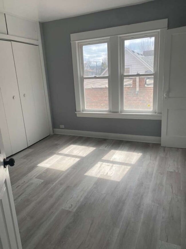 Photo - 792 London Rd Unit Up