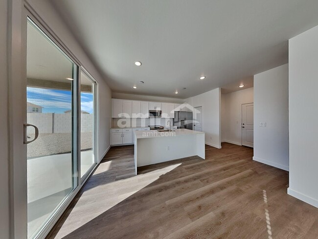 Photo - 18467 W Cottontail Ln