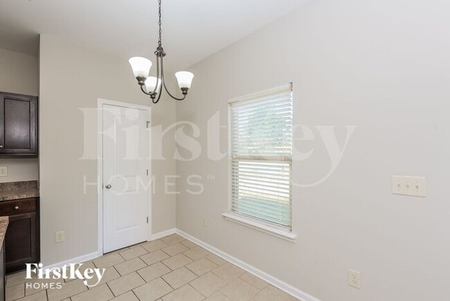 Photo - 70 Hamil Ct NW