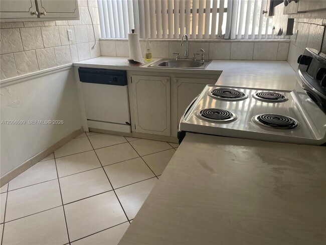 Photo - 940 NE 199th St Unit 209