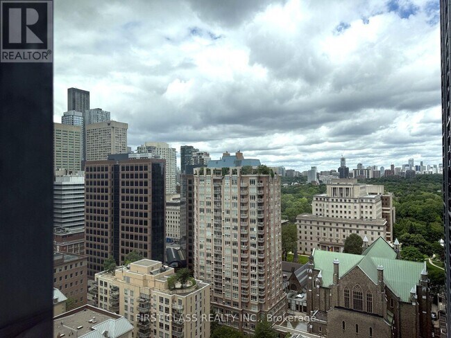 Photo - 101 Charles St E Unit 2010