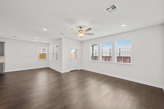 Photo - 2807 Mary Elizabeth Dr