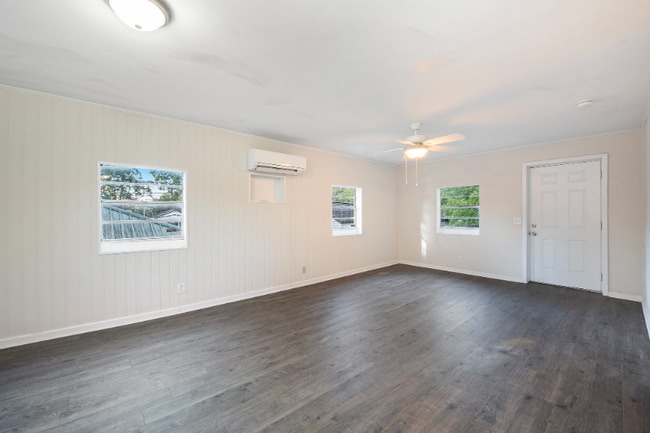 Photo - 4006 Niagara St Apartment Unit B