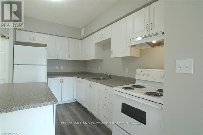 Photo - 736 Old Albert St Unit 311