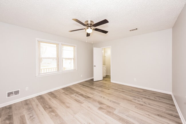 Photo - 436 Ravenscroft Rd