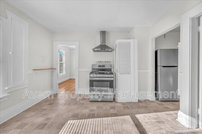 Photo - 3028 N Williams Ave