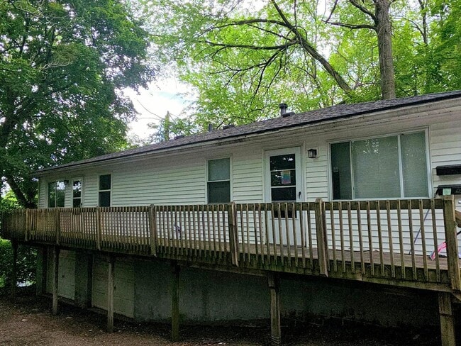 Photo - 1695 Leighton Ave
