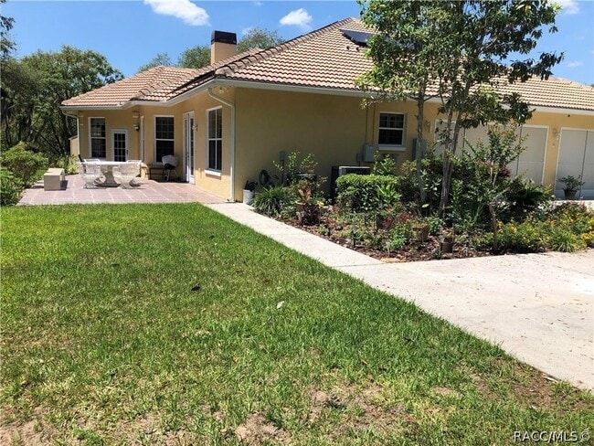 Building Photo - 334 W Pearson St