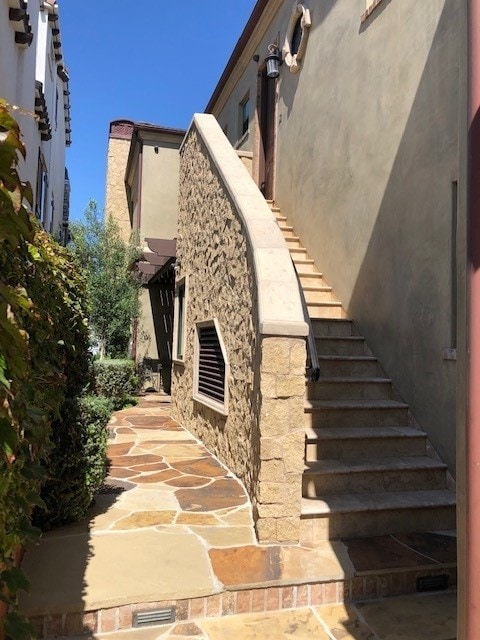 Stairs up to 1 Bedroom - 220 Geneva Ave Unidad 102