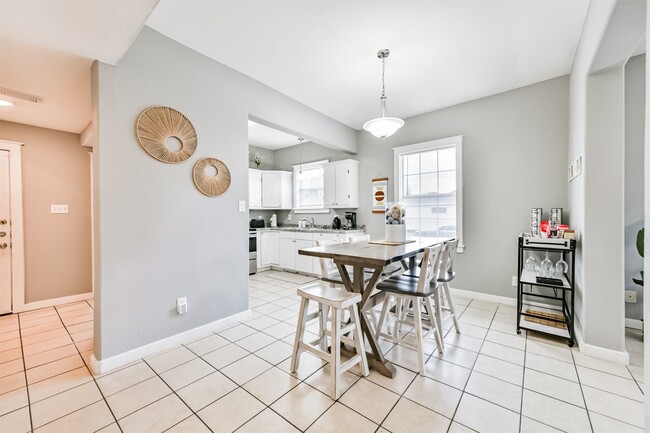 Photo - 2727 Avenue K