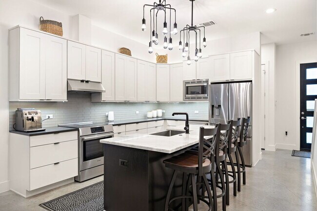 Photo - 1310 Choquette Dr