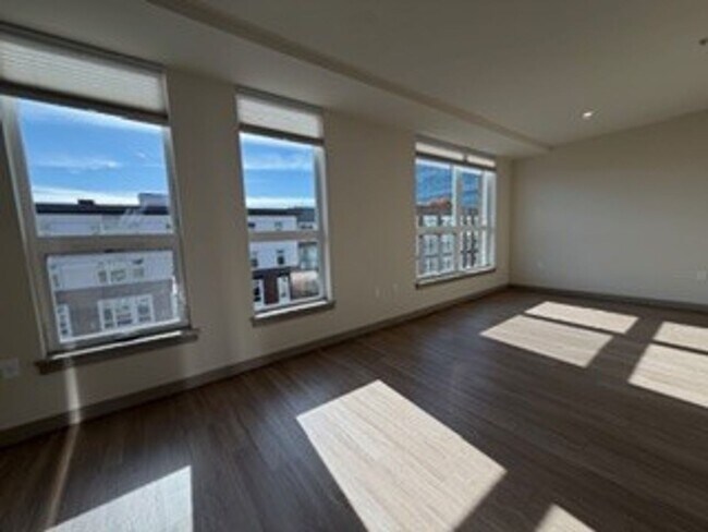 Photo - Lexington Apartments