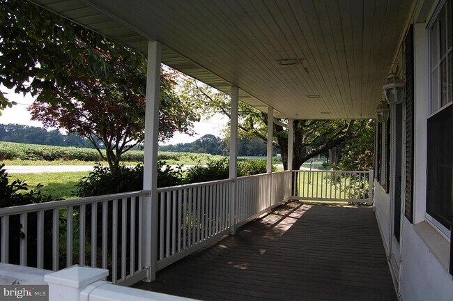 Photo - 2645 Putnam Rd