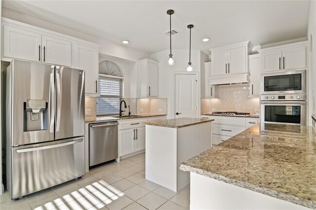 Photo - 1611 McMaster Ln