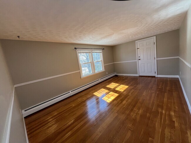 Photo - 48 Wesleyan St