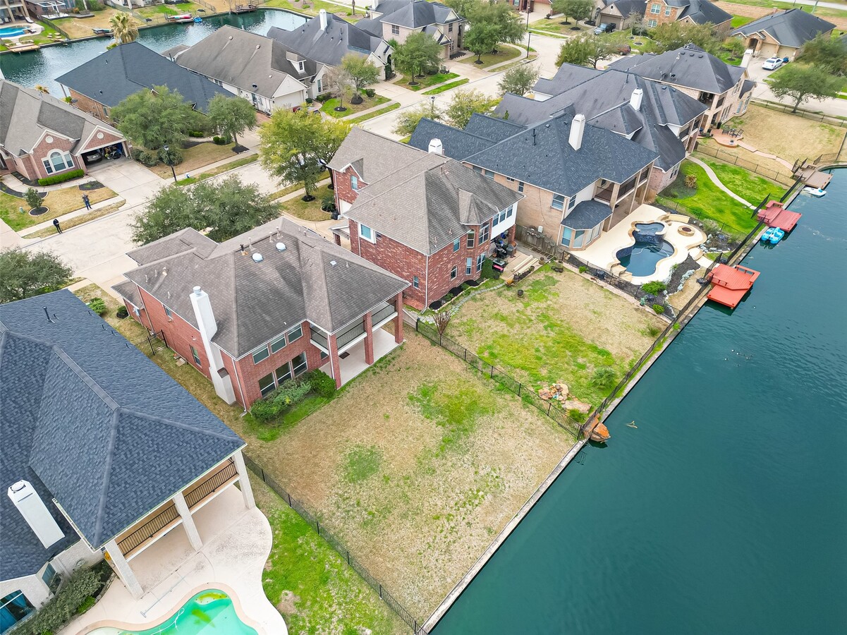 Photo - 18118 Billabong Crescent Ct