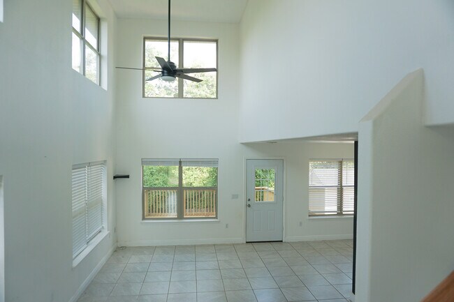 Photo - 127 Bronze Cir