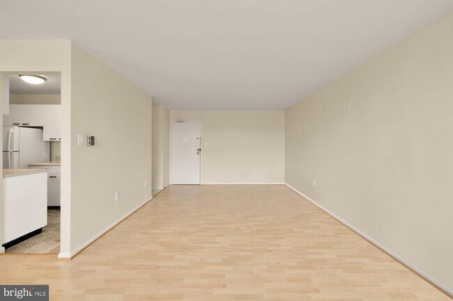 Photo - 4390 Lorcom Ln Unidad 503