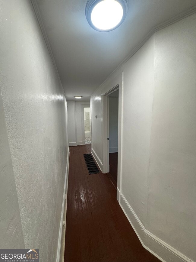 Photo - 415 Hopkins St SW