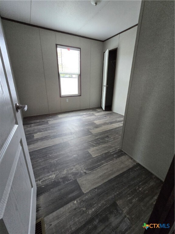 Photo - 2995 Barr Ln