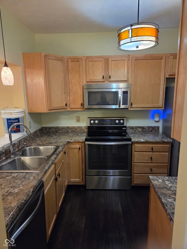 Photo - 1012 Grovewood Dr