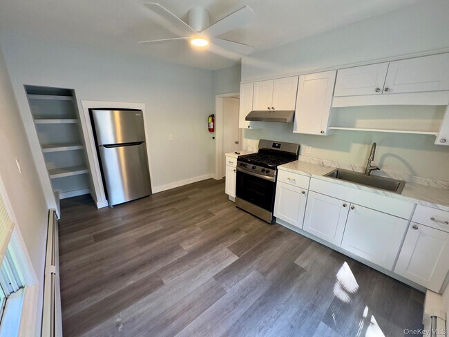 130 Mahopac Ave Unit 4