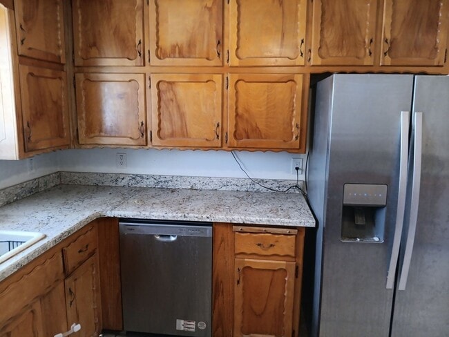 Photo - 3 Bedroom, 2 Bathroom Home! Schedule a Showing!