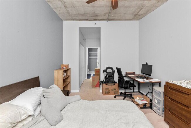 Photo - 720 N Larrabee St Unidad 1012