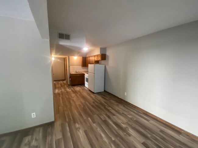 Building Photo - 2BR/1BA East Campus - Short Distance to Campus!! Coin-operated washer/dryer on-site. Unit 10