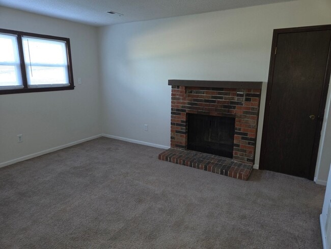 306 W Southampton Dr Unit 1