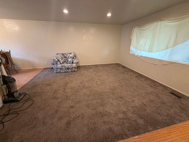 Photo - 163 S 1920 W