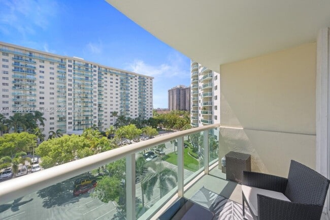 Photo - 19380 Collins Ave Unit 609