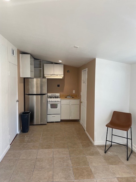 Building Photo - 19438 Lorne St